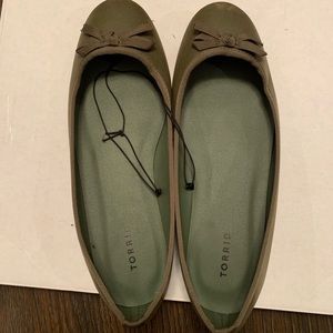 *3/$30* Olive Green Ballet Flats Size 11W NWT